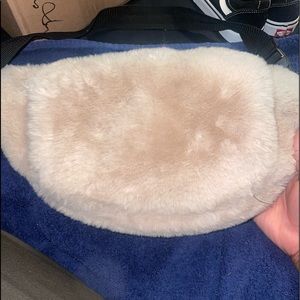 Women Faux Fur Fanny pack with pockets